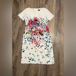Ann Taylor Sheath Dress Aline Great for work- floral print - size 2 petite